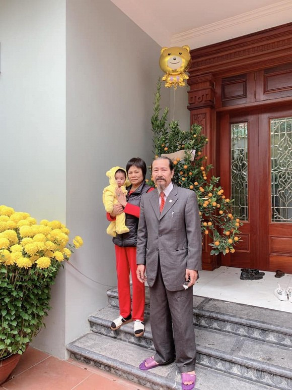 Bố Tự Long là NSƯT Vũ Tự Lẫm.