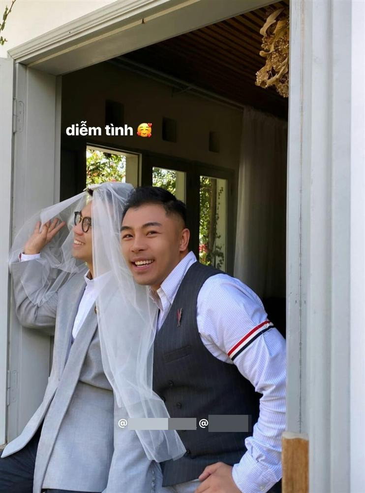 Thật là "diễm tình" phải không nào?