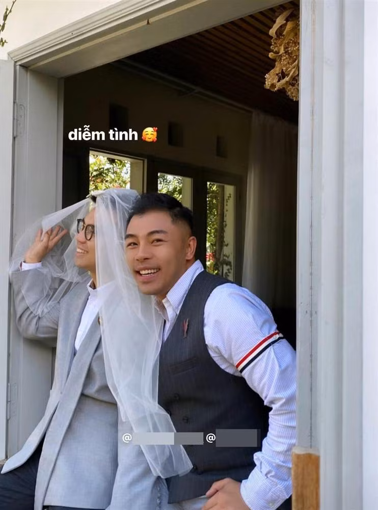 Thật là "diễm tình" phải không nào?