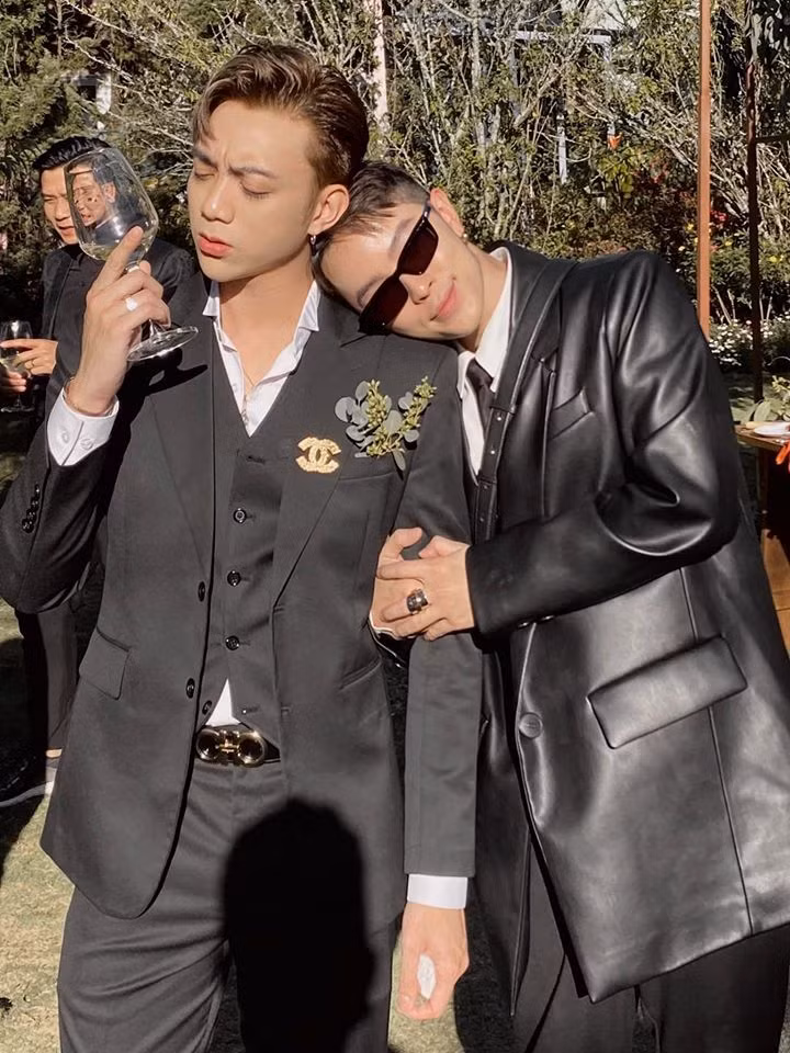 Kelbin Lei nũng nịu bên soái ca Soobin Hoàng Sơn.