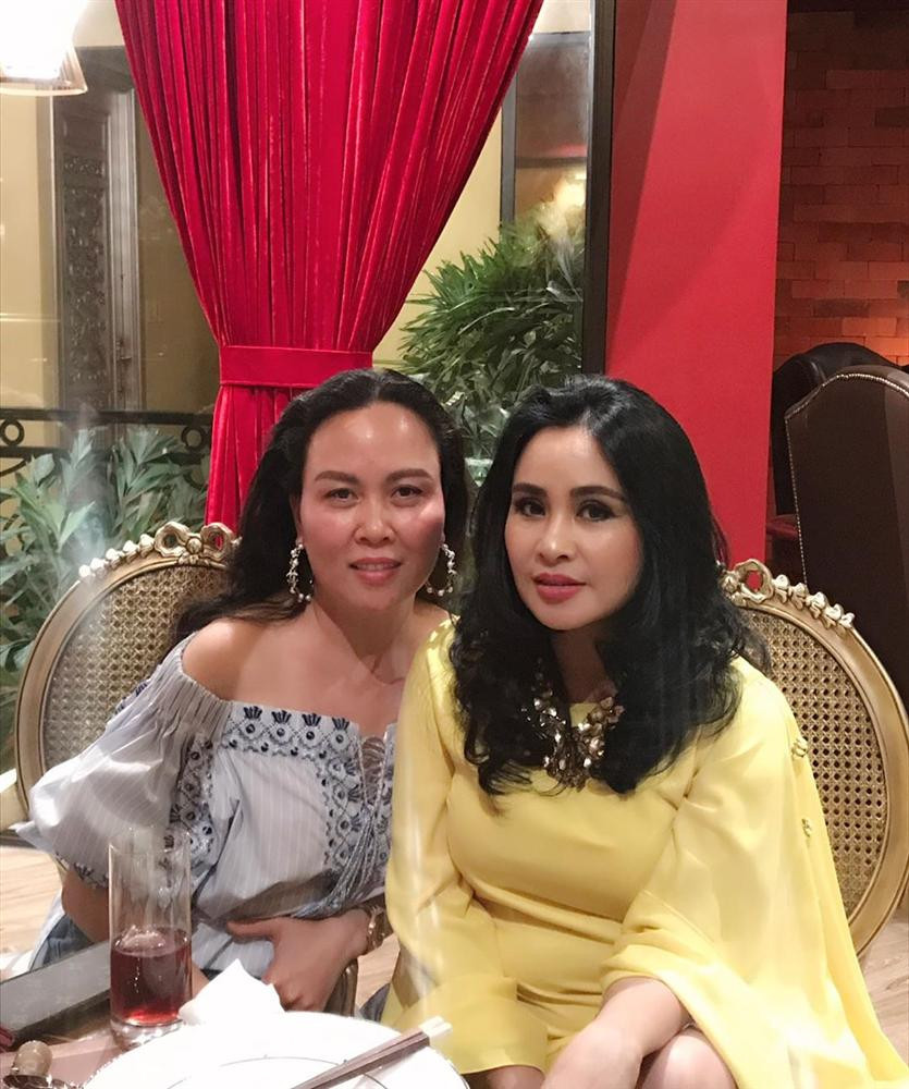 Thanh Lam vốn nổi tiếng với sắc đẹp trời phú. Được biết diva có mối quan hệ thân thiết lâu năm với Phượng Chanel cũng như ông bầu Vũ Khắc Tiệp.