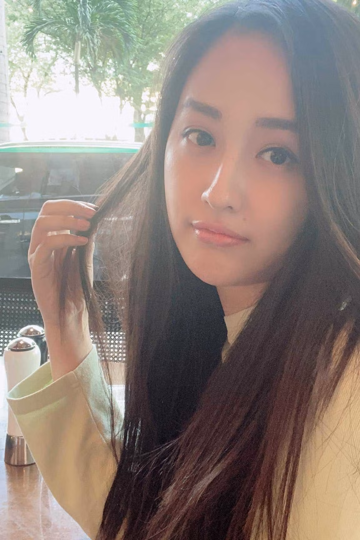 "Trên đời này có thứ vô cùng tàn nhẫn mang tên duyên phận...", hoa hậu Mai Phương Thuý viết.