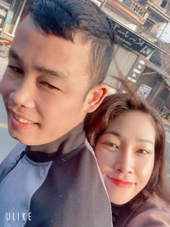 Nhìn loạt ảnh này, nhiều người hoài nghi cả hai "yêu lại từ đầu".