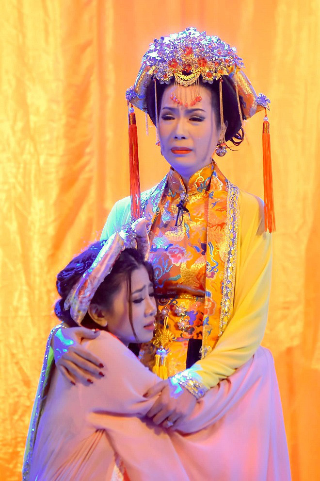 Hanh dong la cua con gai Mai Phuong trong dem me qua doi-Hinh-2