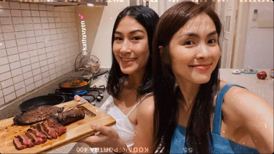 Tăng Thanh Hà khoe ảnh thân thiết cùng Kathy Uyên.