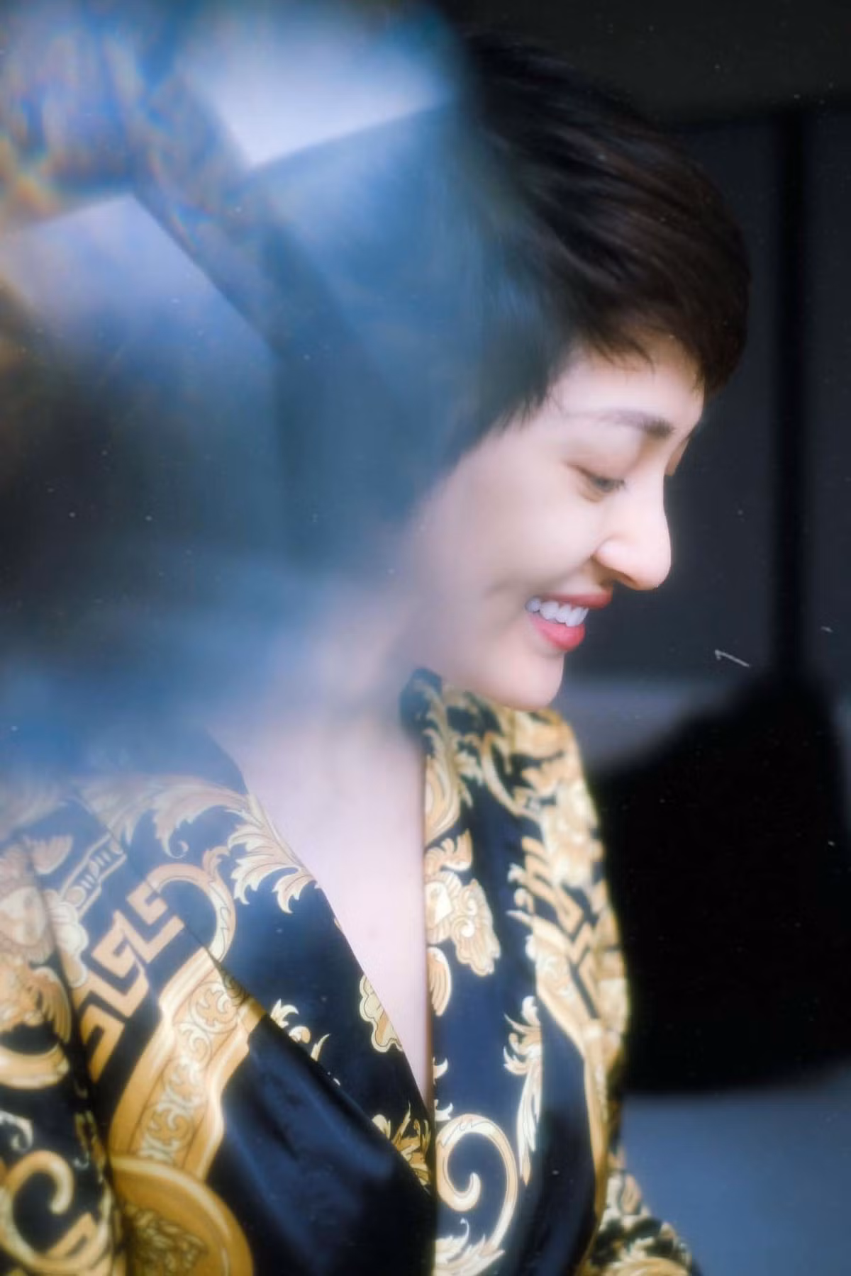 "May mà còn có âm nhạc, nếu không đời này buồn lắm. Cám ơn bạn, nguyện ở bên bạn suốt đời", Bảo Anh viết.