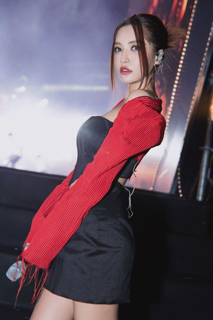 Nữ ca sĩ Bích Phương ngày càng xinh đẹp, ấn tượng.
