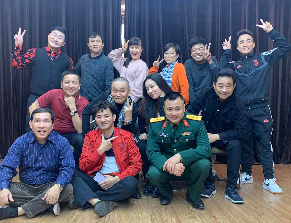 Tuy nhiên, chương trình thay thế Táo quân vắng mặt nghệ sĩ Công Lý. Trước đó, chia sẻ về lý do không tham gia Gặp nhau cuối năm 2020, nghệ sĩ Công Lý bày tỏ, anh không nhận được lời mời từ VTV. “Chắc có lẽ người ta thấy không có vai nào hợp với tôi nên không mời", NSND Công Lý cho biết.