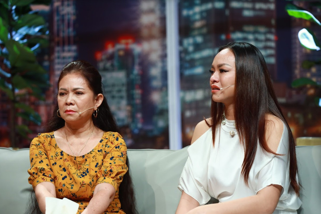 Mai Ngo: Me bao, ba thay toi khong giong ba nen bo di-Hinh-2