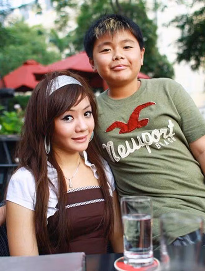 Xuan Mai lam quan pho, ban dien thoai muu sinh, em trai o My ra sao?-Hinh-3