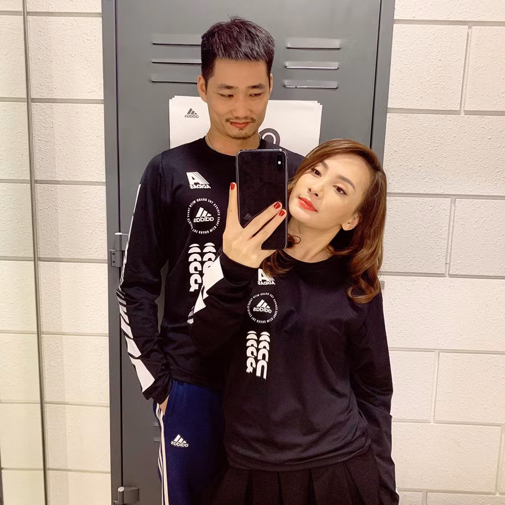 Bảo Thanh diện áo đôi cùng ông xã.