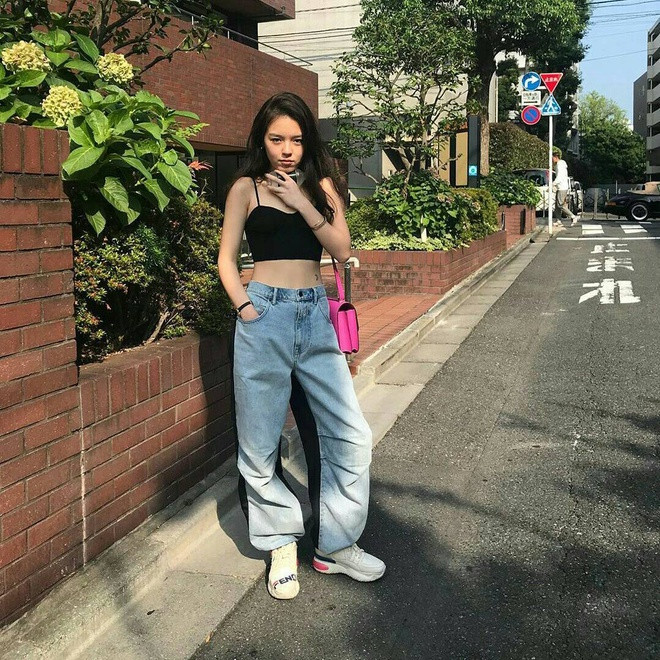 Phong cách ăn mặc khỏe khắn, hiện đại khoe lợi thế đường cong và vóc dáng chuẩn của Fatumai.