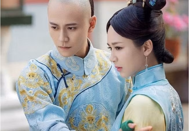 Đến thời điểm hiện tại, Dương Tử - Tần Tuấn Kiệt đã "đường ai nấy đi" trong hòa bình. Trong một bài phỏng vấn của trang QQ, Tần Tuấn Kiệt đã tiết lộ về mối quan hệ giữa anh cùng với Dương Tử. Nam diễn viên cho biết, Dương Tử là một cô gái có tính cách tươi sáng, lạc quan và có chút hào sảng. Cho nên, khi hai người hẹn hò với nhau anh luôn có cảm giác giống anh em thân thiết hơn là người yêu.