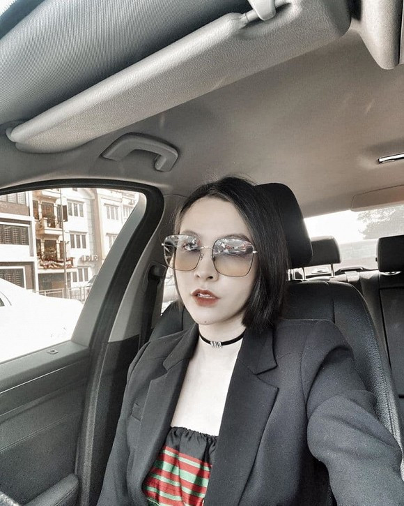 Cả hai mẹ con đều nhận được nhiều lời khen về nhan sắc của cư dân mạng.