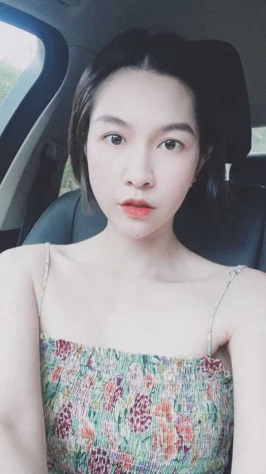 Nhan sắc "gây mê" của con dâu nghệ sĩ Lan Hương.