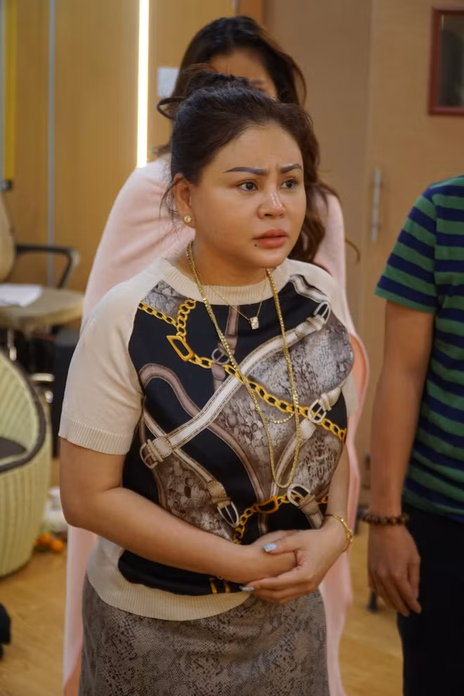 Lê Giang vào vai Thiên Lôi - nhân vật thường tạo ấn tượng với khán giả nhờ những câu thoại hài hước.