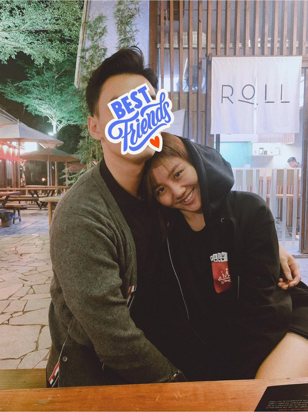 Tuy vậy, bạn trai của Văn Mai Hương vẫn ở bên cạnh để chia sẻ, đồng hành của người yêu vượt qua giai đoạn khó khăn. "Cảm ơn những người đã đi qua tôi, những người đã và sẽ tiếp tục cùng tôi viết thêm thật nhiều điều đẹp đẽ cho thanh xuân này”, cô trải lòng.