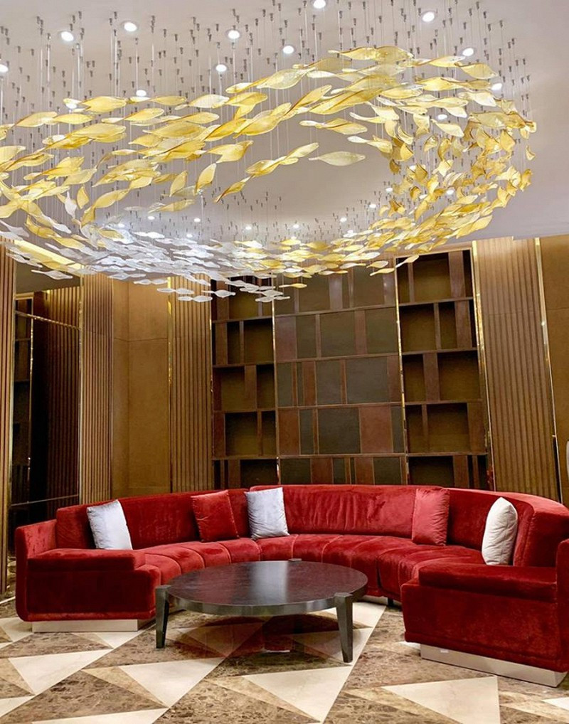 Tháng 3/2019, Đức Bảo gây chú ý khi rao bán căn hộ chung cư cao cấp ở gần khu vực hồ Tây, Hà Nội với nội thất sang trọng cùng vị trí đắc địa. Dưới phần bình luận, ca sĩ Tạ Quang Thắng là một người bạn đã nói vui “Đức Bảo là MC giàu nhất VTV”.