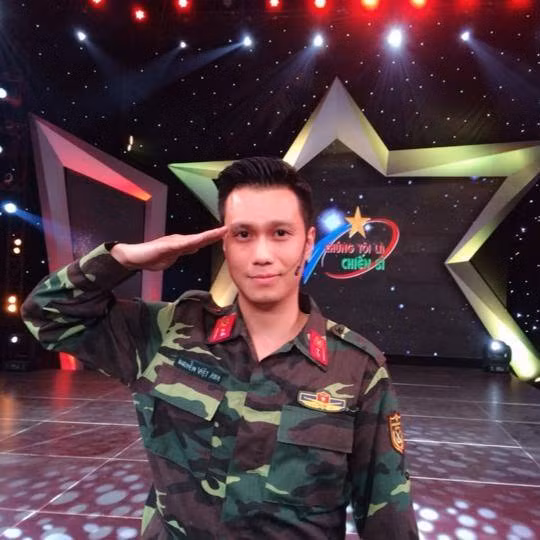 Năm 2015, diễn viên Việt Anh có thời gian tạm thay thế MC Quang Minh, để dẫn cùng MC Hoàng Linh. Đó cũng là lần đầu tiên nam diễn viên thử sức dẫn một chương trình truyền hình nên không tránh khỏi những bỡ ngỡ. Việt Anh chủ yếu tập trung vào sự nghiệp diễn xuất nhiều hơn. Anh là gương mặt nam chính của nhiều bộ phim thành công, gần đây nhất phải kể đến Người phán xử, Mê cung, Sinh tử…