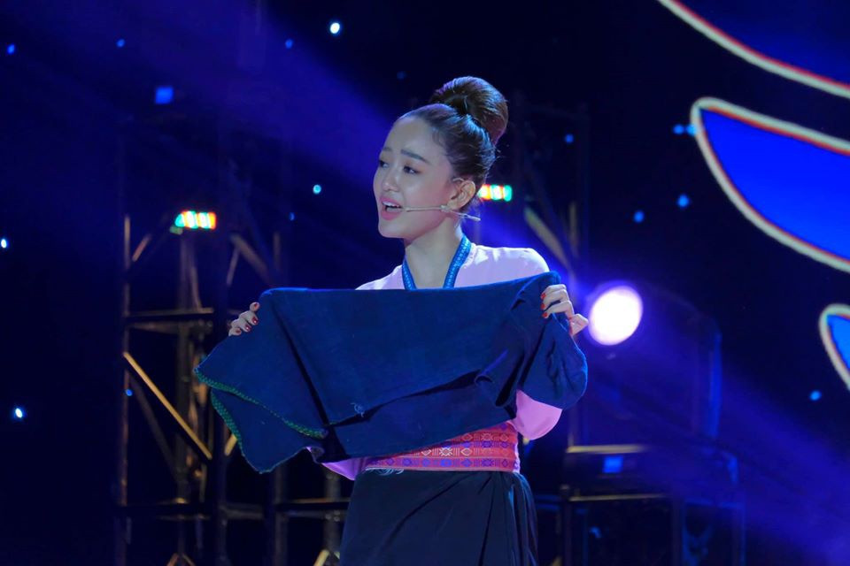 Sự nghiệp sau khi rời The Voice 2019 của Ngọc Kayla không có nhiều dấu ấn. Cô thường biểu diễn tại các sự kiện nhỏ, các bữa tiệc riêng tư của doanh nghiệp và tham gia một số show truyền hình trên kênh Vĩnh Long, Đồng Nai. Gần nhất, cô thử sức với sân khấu kịch qua chương trình Đánh thức đam mê (THVL1). Ảnh: BTC.