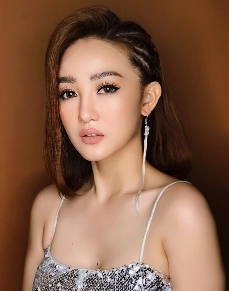 Khi được hỏi về chuyện tình cảm, cô trả lời: “Chuyện riêng tư của tôi và anh Phát, tôi xin phép không chia sẻ”. Ảnh: FBNV.