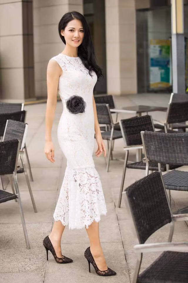 Để giữ vóc dáng chuẩn và khỏe mạnh, cô luôn cố gắng tạo thói quen ăn uống lành mạnh mỗi ngày.