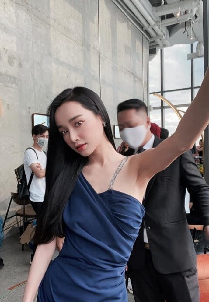 Vợ diễn viên Trường Giang xinh đẹp, gợi cảm.