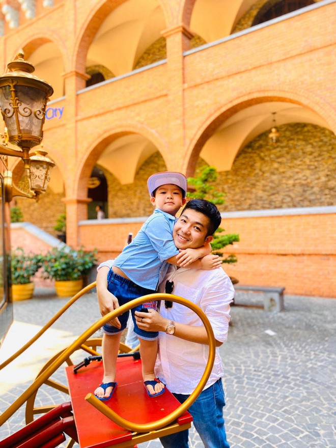 Chong cu Nhat Kim Anh: “Luc con con nho, bi benh, sao khong gianh nuoi?“-Hinh-2