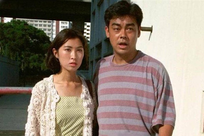 Tuy nhiên, nghe lời bạn bè, Quách Ái Minh đã đăng ký dự thi Hoa hậu Hong Kong. Dù không sở hữu nhan sắc rực rỡ hay thân hình gợi cảm, bằng sự thông minh, tinh tế, Quách Ái Minh đã đăng quang ngôi vị Quán quân. Thậm chí lúc đó, Quách Ái Minh còn bị chê là "Hoa hậu xấu nhất lịch sử".