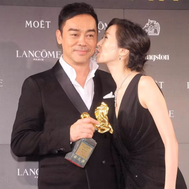 Thậm chí, nam diễn viên cũng thành lập một công ty, đặt tên là Tiểu Phi Thuyền, tượng trưng cho bà xã mình.