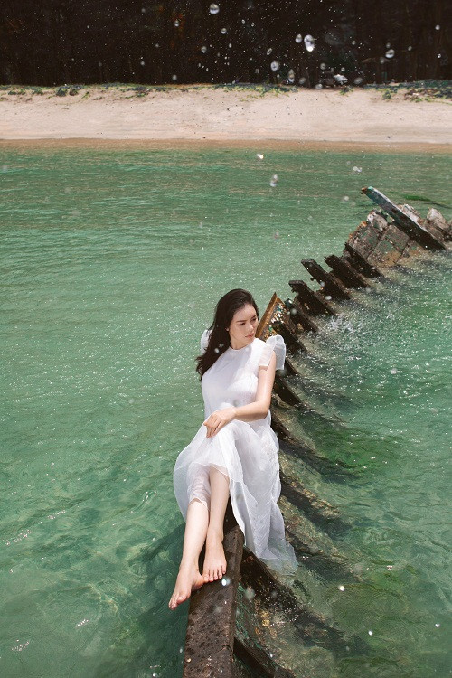 Để có được bộ ảnh này Lý Nhã Kỳ đã mang cả ê-kíp hùng hậu tới đây thực hiện.