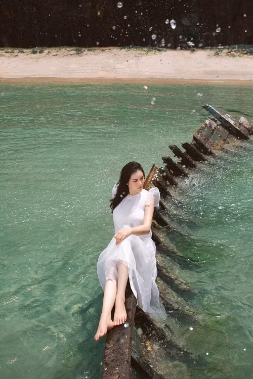 Để có được bộ ảnh này Lý Nhã Kỳ đã mang cả ê-kíp hùng hậu tới đây thực hiện.