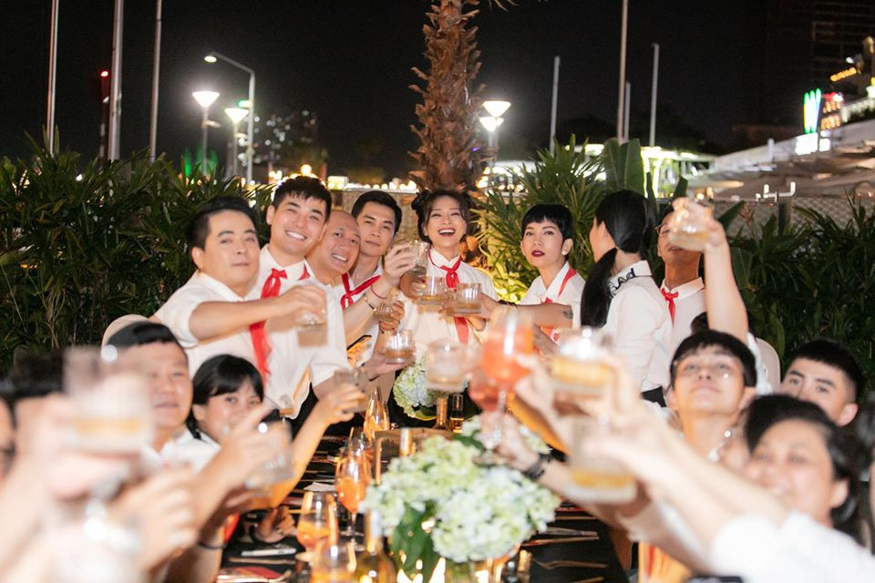 Đón sinh nhật 41 tuổi, Ngô Thanh Vân hóa học sinh "quậy tưng" cùng Xuân Lan Don sinh nhat 41 tuoi, Ngo Thanh Van hoa hoc sinh