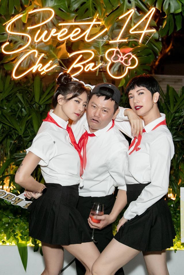 Nữ siêu mẫu cũng chia sẻ câu chuyện thú vị khi mọi người bị cô lao công nhầm là học sinh.