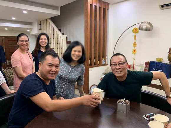 Dù không làm MC nhưng cuộc sống và hình ảnh của MC Lưu Quang Vũ vẫn được người hâm mộ quan tâm. Trên trang cá nhân, thỉnh thoảng anh vẫn đăng tải hình ảnh của mình. Có thể thấy, ở tuổi 50, MC Lưu Minh Vũ phát tướng, khiến nhiều người khó nhận ra.