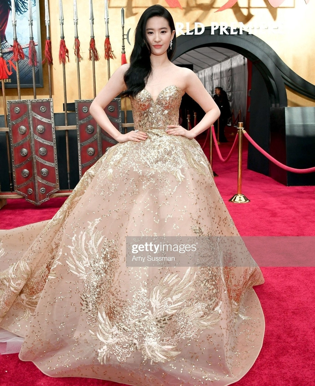 Lưu Diệc Phi cũng thừa nhận việc được diễn vai Hoa Mộc Lan với cô như một giấc mơ: "Có thể được đóng vai này là cơ hội, giống như giấc mơ trở thành sự thật. Một giấc mơ đẹp".