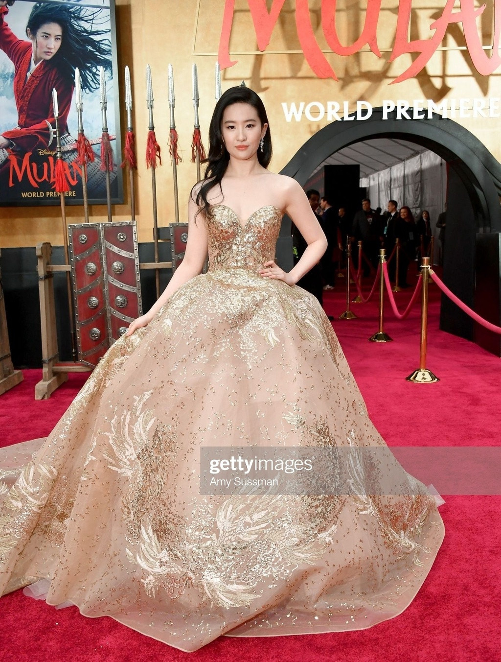 Sau khi được nhận vai, Lưu Diệc Phi tiếp tục dành 3 tháng để luyện tập tại New Zealand. Mỗi ngày cô có 2 giờ tập thể hình, sức bền với huấn luyện viên. Sau đó, cô luyện cưỡi ngựa trong một giờ, một giờ học cách phát âm tiếng Anh vào buổi chiều. Nữ diễn viên còn học thêm về vũ đạo, luyện kiếm, võ thuật và các cách chiến đấu.