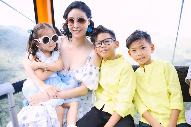 Nói về điều tự hào nhất về chồng con, Hà Kiều Anh từng chia sẻ với VietNamNet rằng đó là sự nuông chiều dành cho cô, chỉ cần cô muốn là cả chồng và các con đều làm theo.