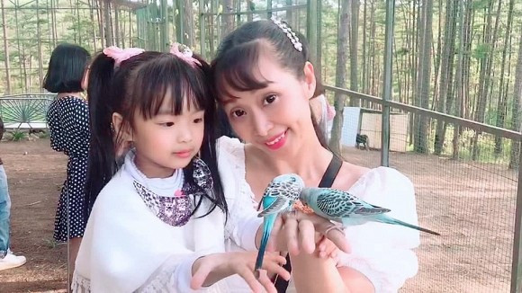 Về công việc, Lê Kiều Như cùng ông xã tập trung sản xuất các phim ngắn với đề tài gây sốc, “hot” như ngoại tình, lừa tình… đăng trên kênh Youtube riêng. Những video này thu hút không ít dân mạng quan tâm, giúp cặp đôi nhận được nút vàng từ Youtube.