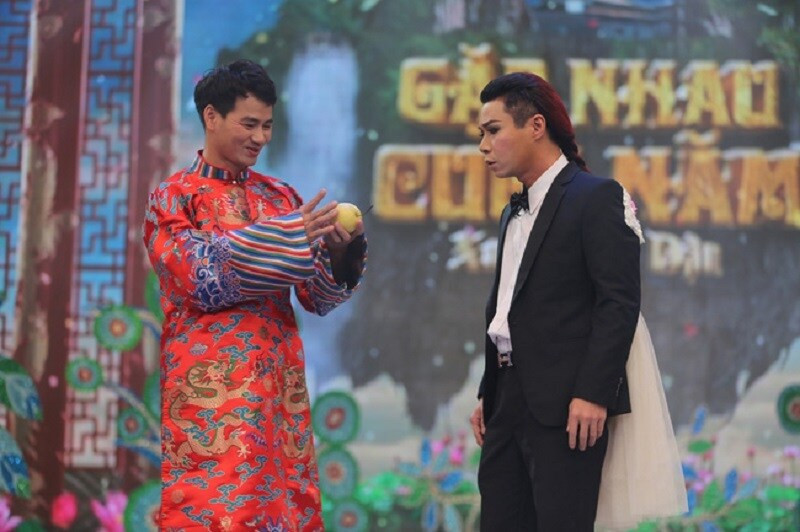 Cong Ly len Pho Giam doc, Xuan Bac tang ngay qua 