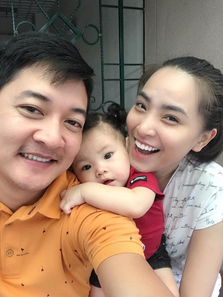 Từ khi có con, Hải Băng ít hoạt động showbiz. Cô chuyển hướng kinh doanh online để dành nhiều thời gian chăm lo cho gia đình.