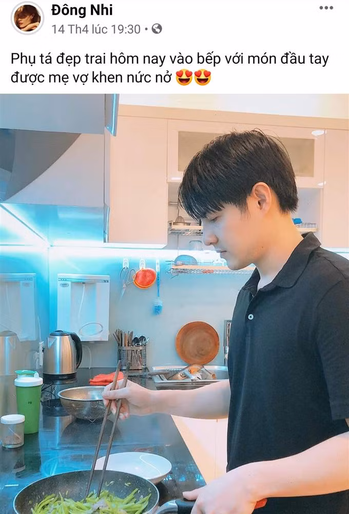 Thiếu gia tập đoàn nhựa còn đích thân vào bếp nấu nướng cùng mẹ vợ.