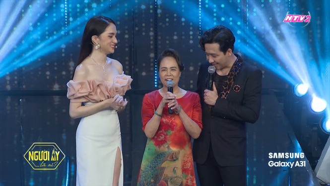 Me Huong Giang khoc, hoi han vi de con mot minh di chuyen gioi-Hinh-4