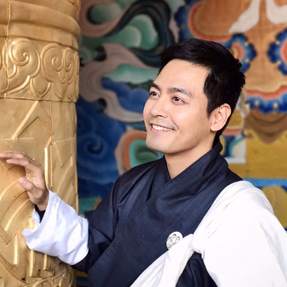 Bi nem da vi “cam on Covid-19“, MC Phan Anh tuyen bo “cach ly” Facebook