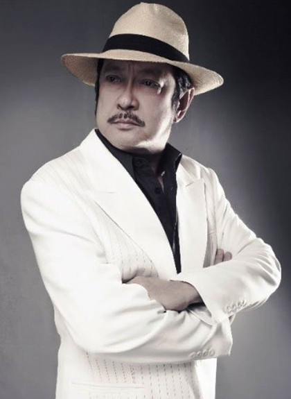 Tuấn Hưng mới đây cũng bày tỏ sự ngưỡng mộ nghệ sĩ Chánh Tín. Nam ca sĩ chia sẻ: "Tài tử điện ảnh duy nhất trong ký ức phim ảnh Việt Nam của cháu. Từ lúc cháu còn bé thì Nguyễn Thành Luân trong "Ván bài lật ngửa' đã cho cháu 1 suy nghĩ đến tận bây giờ, sao Việt Nam lại có diễn viên đẹp trai và đóng giỏi thế".