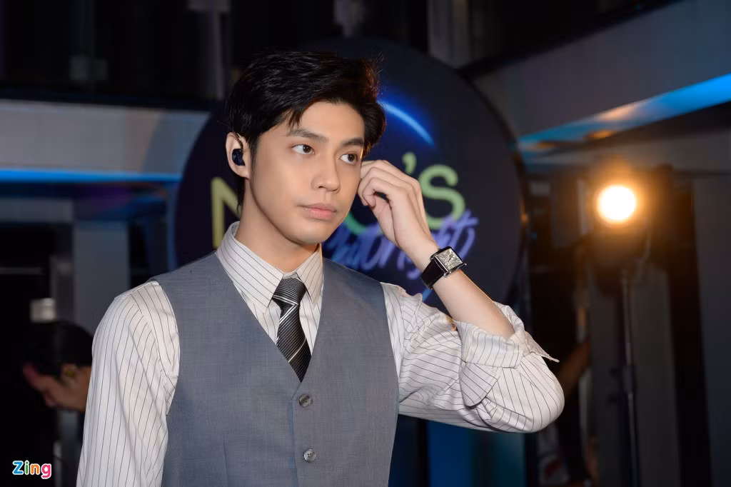 Noo Phuoc Thinh lan dau nhac chuyen ran nut tinh ban voi Dong Nhi