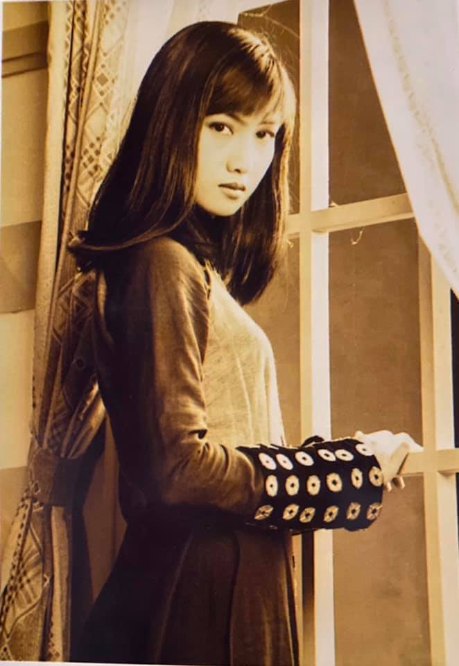 "Tóc ngắn môi trầm", diễn viên Hiền Mai chia sẻ lại loạt ảnh từ thời trẻ.