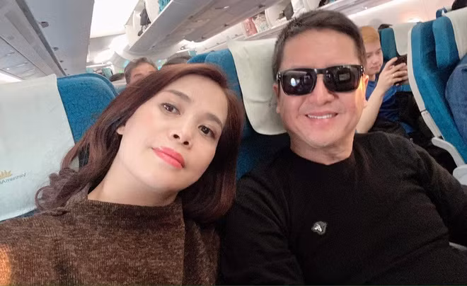 Cặp đôi Chí Trung - Ý Lan liên tục sánh đôi trong cuộc sống đời thường lẫn các sự kiện quan trọng.