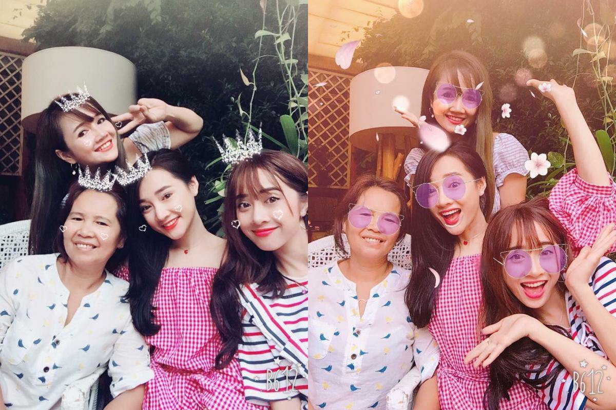 Nữ diễn viên sinh năm 1990 nói về mẹ: “Có một người mà mỗi khi Phương vui, người ấy có thể rơi nước mắt hạnh phúc. Mỗi khi Phương buồn, người ấy sẵn sàng ở bên cạnh, không quá nhiều hỏi han, nấu cho Phương những món Phương thích và lắng nghe. Người ấy luôn giấu Phương mỗi khi bị ốm. Người ấy luôn giả vờ gọi điện mắng mỏ nhưng thực chất là để xem Phương có quá bận rộn mà bỏ bữa. Người ấy ít khi nói lời yêu nhưng mọi hành động đều tràn đầy tình yêu”.