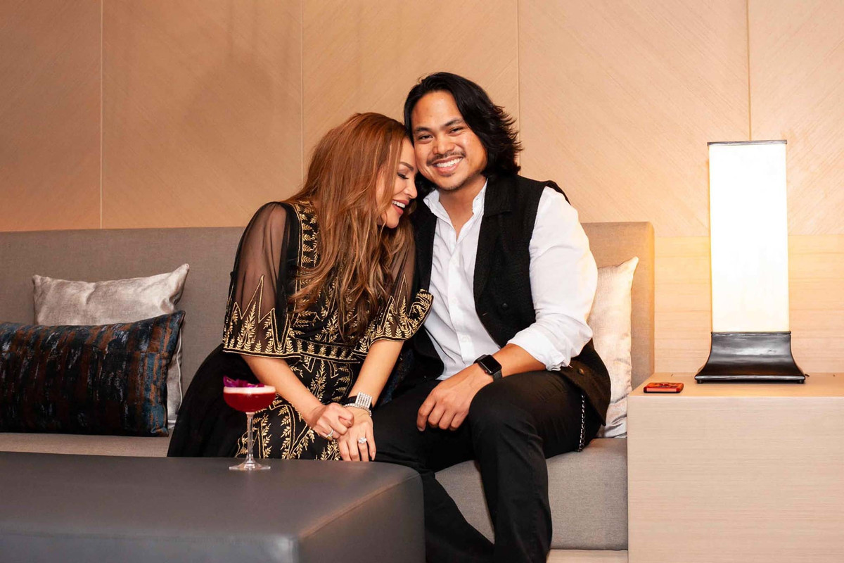 Roland đã bỏ công học để hai người hát ca khúc Dẫu có lỗi lầm.